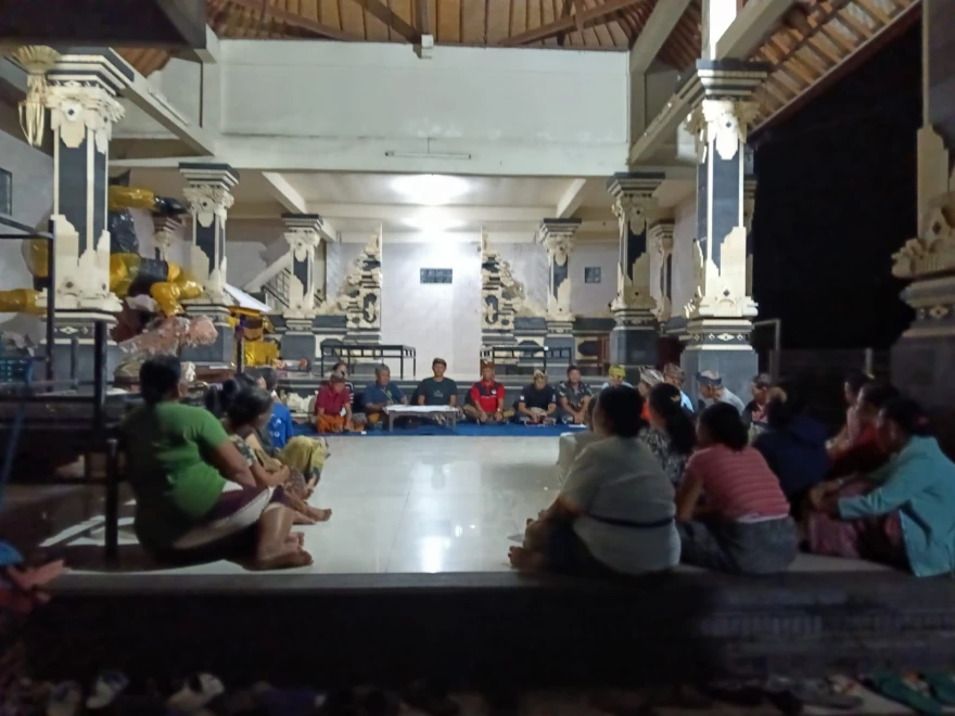 Sosialisasi Pengolahan Sampah Berbasis Sumber di Desa Timpag  