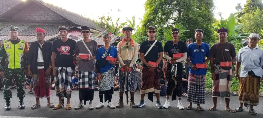 Penyerahan Dana Kesenian Festival Ogoh-Ogoh Kepada  Seluruh STT Desa Timpag